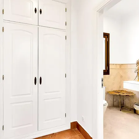 Yolo Spaces - Sotogrande White House *